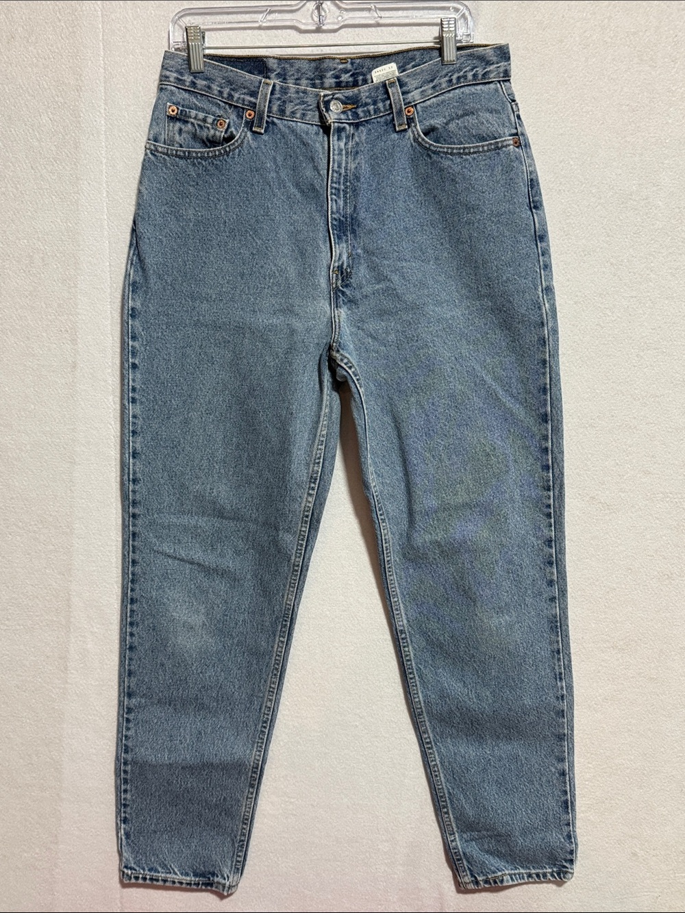 Levi's Vintage 2001 512 Women's Boyfriend Tapered Leg Jeans in Medium Blue Denim